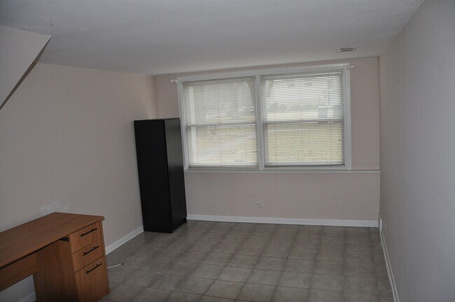 Building Photo - 504 Michael Manor