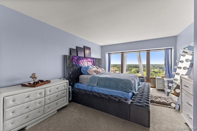 Building Photo - 5000 Town Center Dr