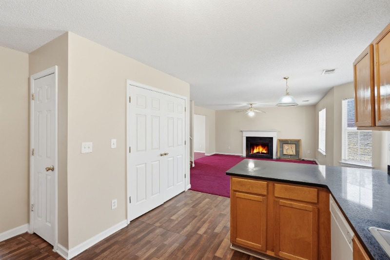 Building Photo - 589 Wren Walk