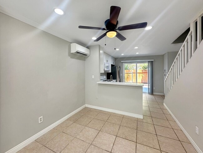 Building Photo - Charming 2BD/1BA Home in San Carlos W/ A/C...