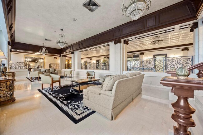 Building Photo - 2030 S Ocean Dr