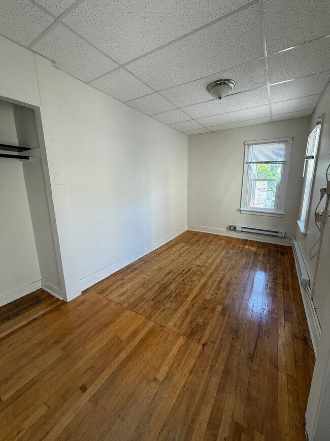 Building Photo - 1 Bedroom 1 Bathroom Apartment