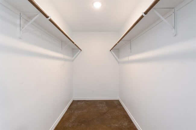 Building Photo - 208 Lowes Blvd