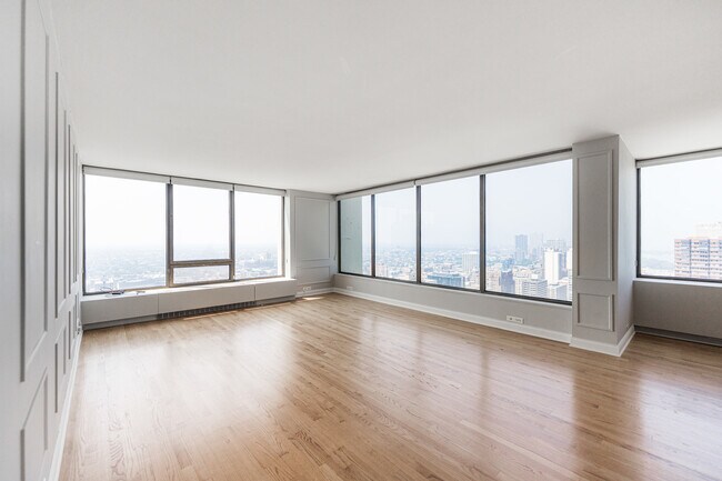Building Photo - 2800 N Lake Shore Dr