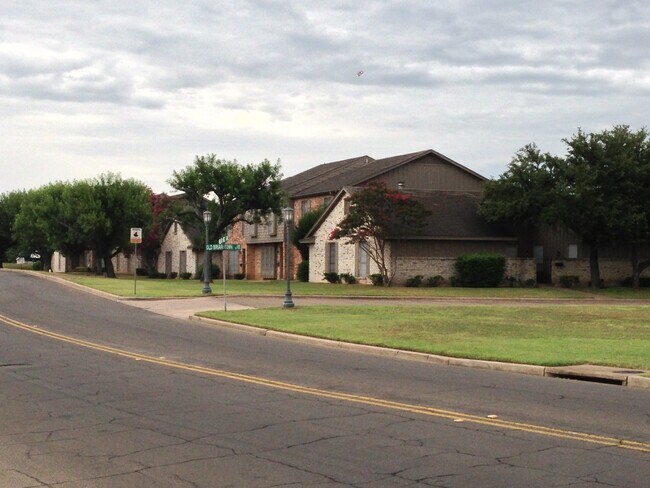 Primary Photo - Townhome *LEASING SPECIAL AVAILABLE*