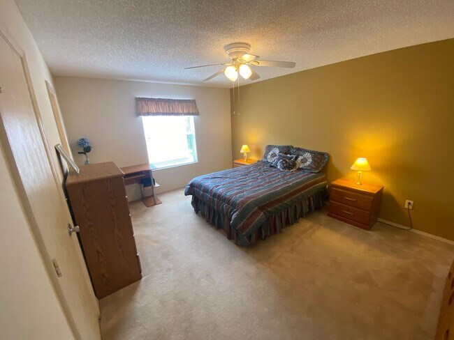 Building Photo - Beautiful 2 + 2 Villa, Mostly Furnished AN...