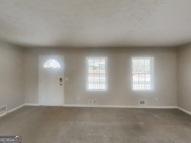 Building Photo - 6471 Chickasaw Dr