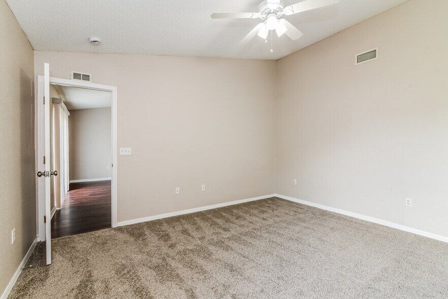 Building Photo - 338 Arlington Cir