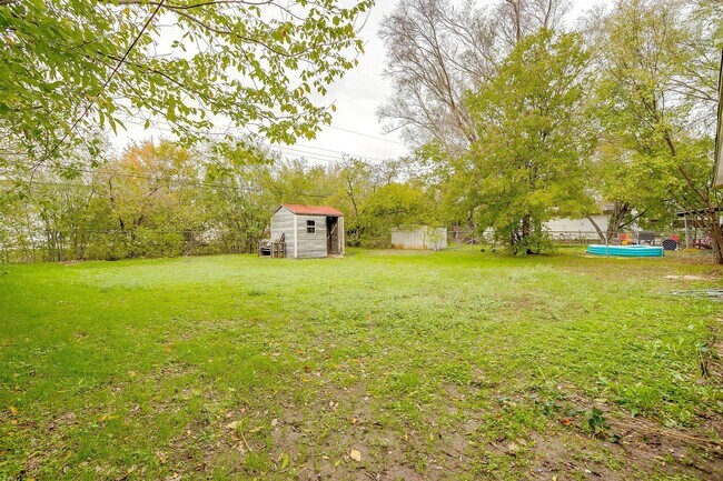 Building Photo - 3537 Half Moon Dr