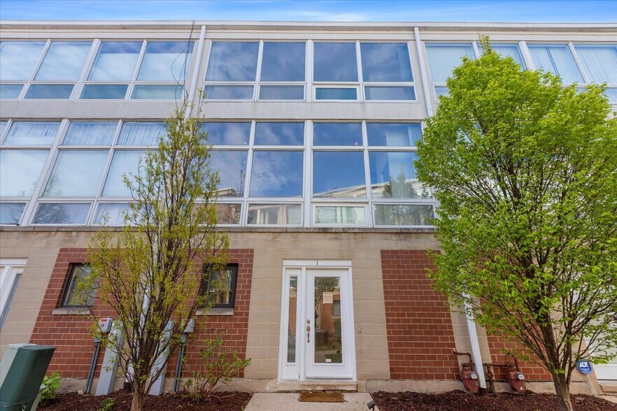 Building Photo - 1151 W Eddy St