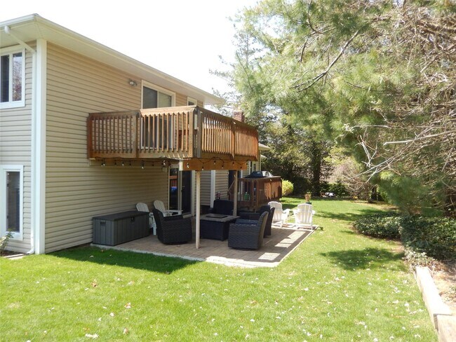 Building Photo - 36 Long Ridge Rd