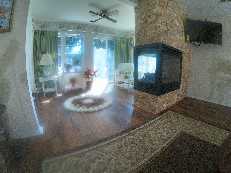 Building Photo - 8 White Stone Ct