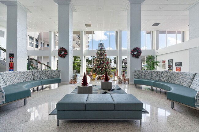 Building Photo - 405 N Ocean Blvd