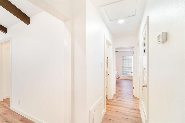 Building Photo - 8414 Staunton Dr