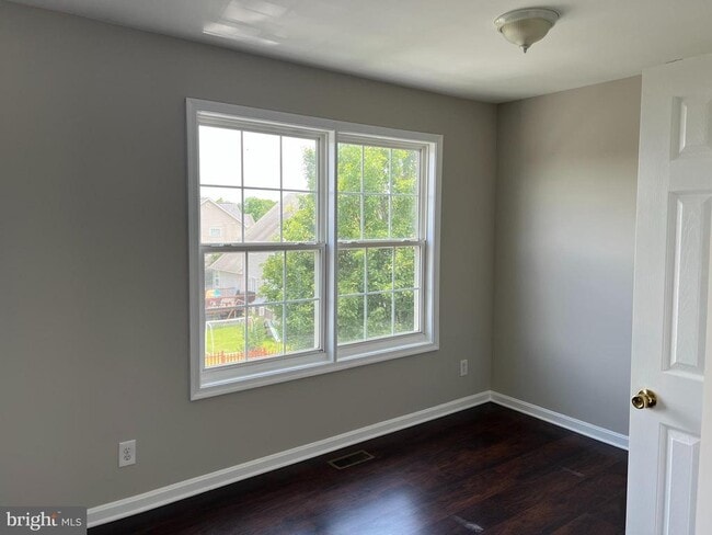 Building Photo - 868 Aztec Dr