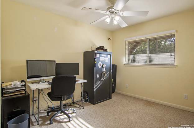 Building Photo - 542 Lonesome-