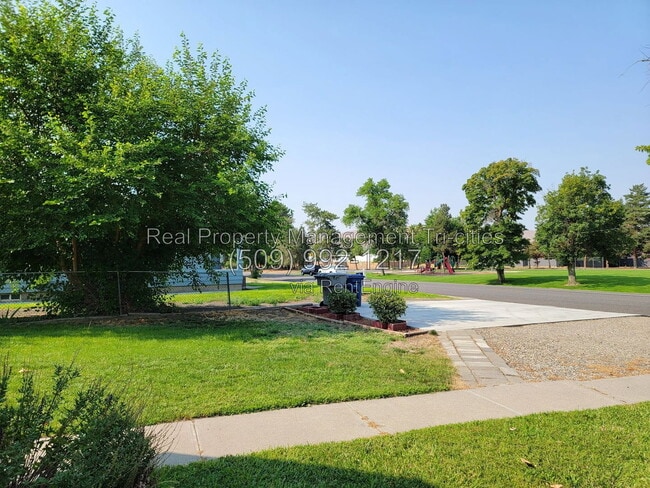 Building Photo - 312 Goethals Dr