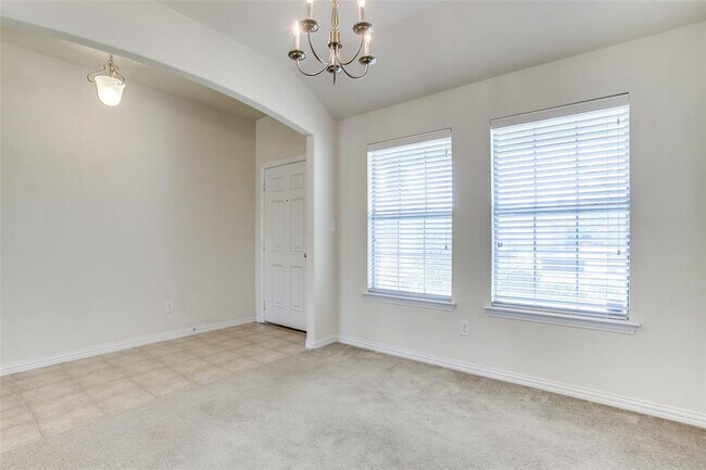 Building Photo - 329 Crosscreek Dr