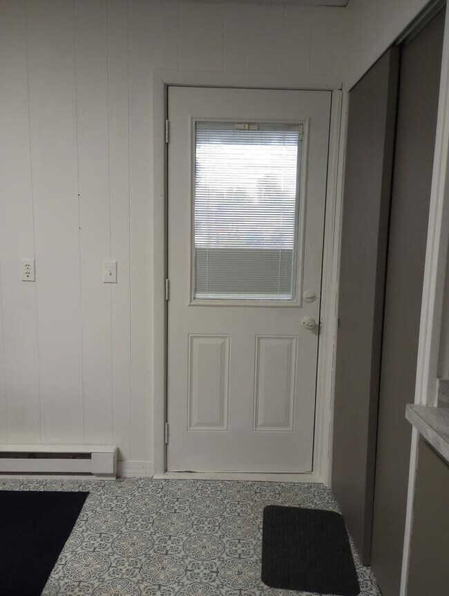 Building Photo - 602 Porter St