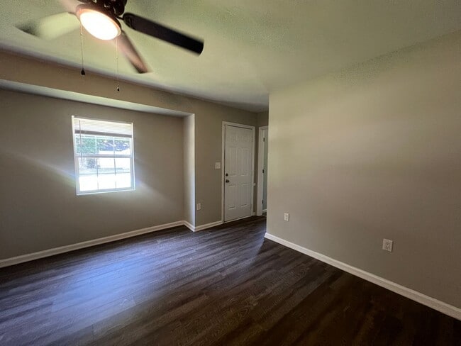 Building Photo - 1414 Moonlite Ave