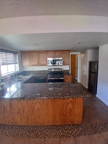 Building Photo - 1080 Rosalia Ave