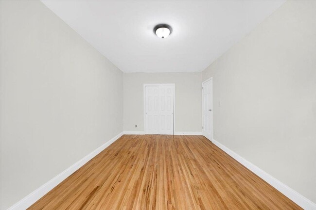 Building Photo - 4392 Carpenter Ave