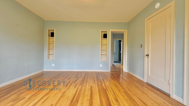 Building Photo - 121 Fairview Ave