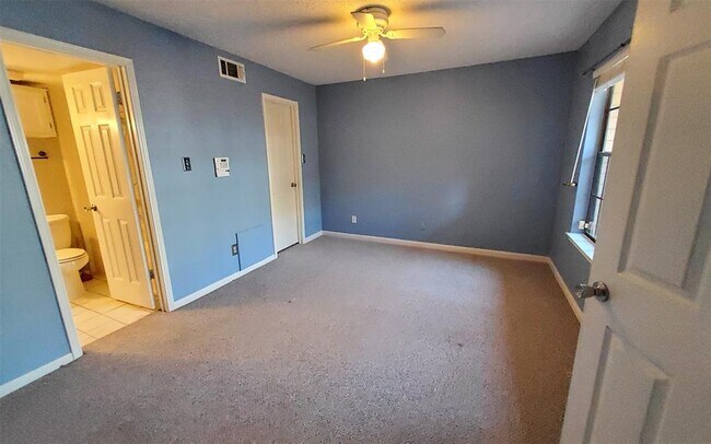 Building Photo - 2300 Old Spanish Trail