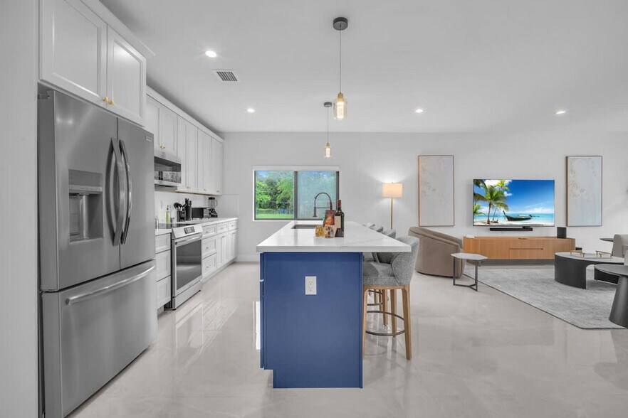 Building Photo - 2951 NW 13th St