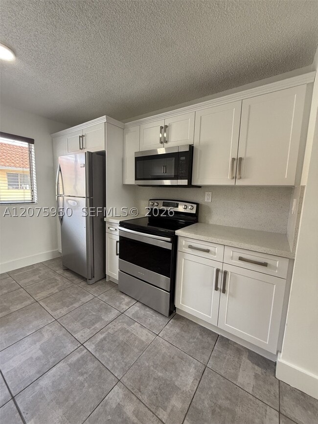 Building Photo - 2775 W 61st St