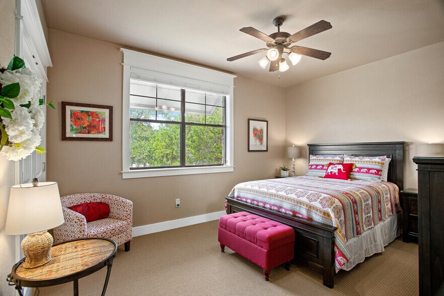 Building Photo - 18016 Edgewood Way