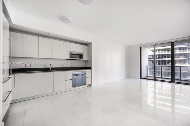 Building Photo - 1010 Brickell Ave