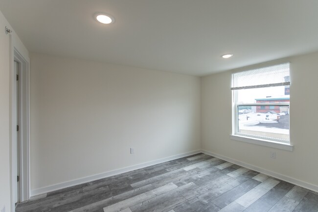 Building Photo - 3209 Spring Garden St