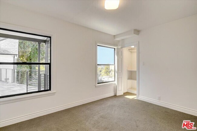 Building Photo - 7450 Palo Vista Dr