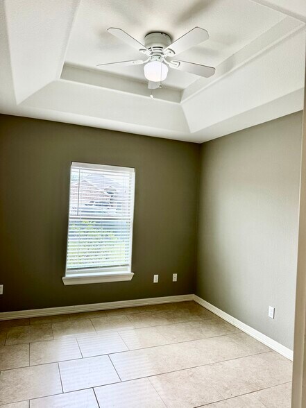 Building Photo - 3310 Legacy Ln