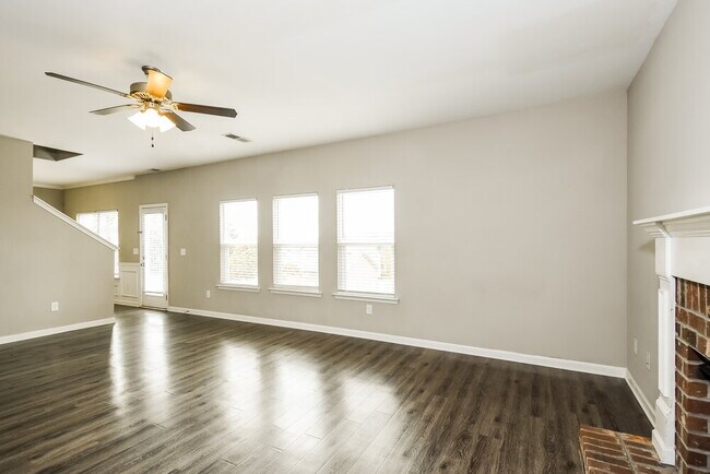 Building Photo - 41 Moss Way