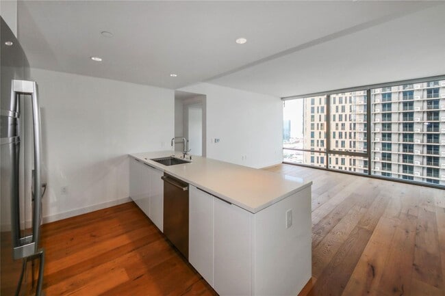 Primary Photo - 1/1/1 Condo in Ae'o