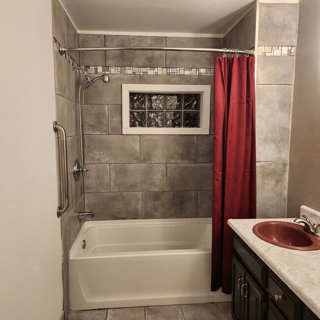 Master Bathroom - 32442 Joy Rd