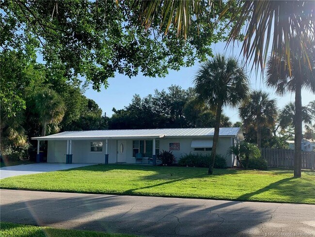 Primary Photo - 3483 NE Indian Ct