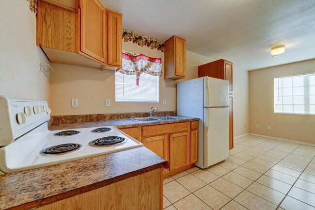 Building Photo - 102 Adams St