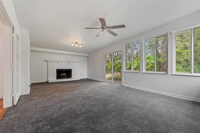 Building Photo - 2115 Sycamore Dr