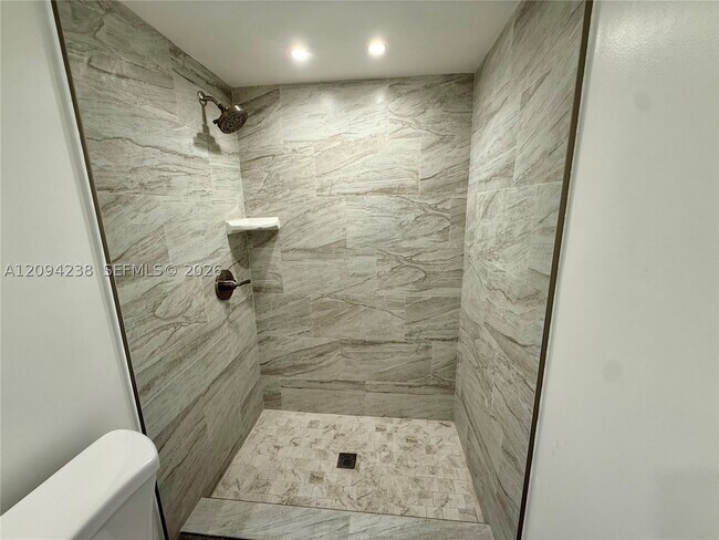 Building Photo - 108 Waterway Dr S