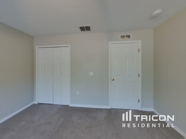 Building Photo - 6 Sweetgum Ct N