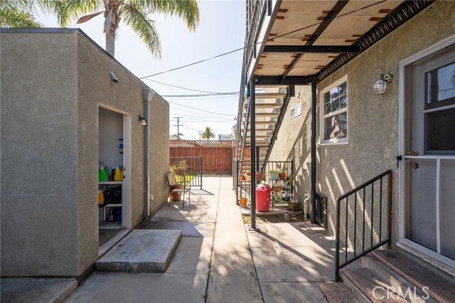 Building Photo - 15702 Halldale Ave