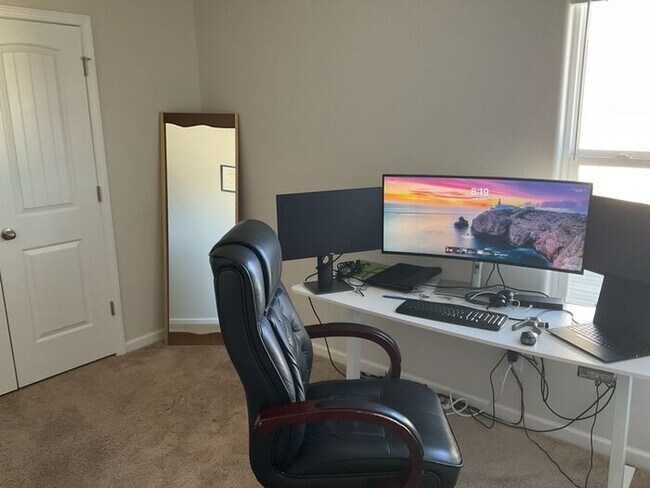 Building Photo - 511 Morning Mist Rd