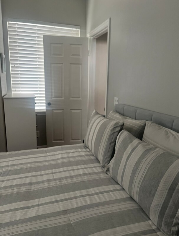 Building Photo - 8418 Lourenco Ln