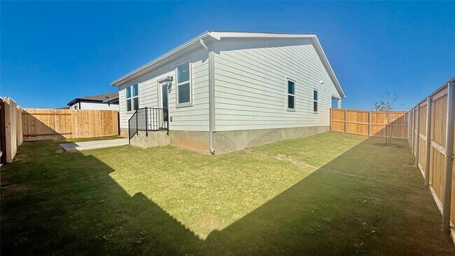 Building Photo - 201 Firefox Wy