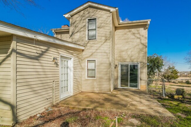 Building Photo - 44 Arnold Rd