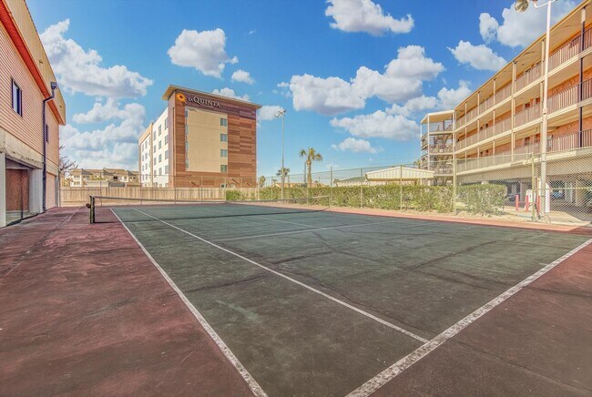 Building Photo - 6300 Seawall Blvd