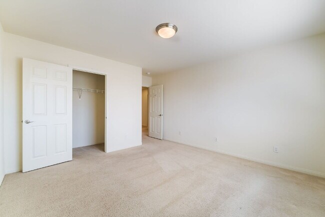 Building Photo - 4 bedroom home, 4 bathrooms,  with a fully self  contained casita with a 3 car garage